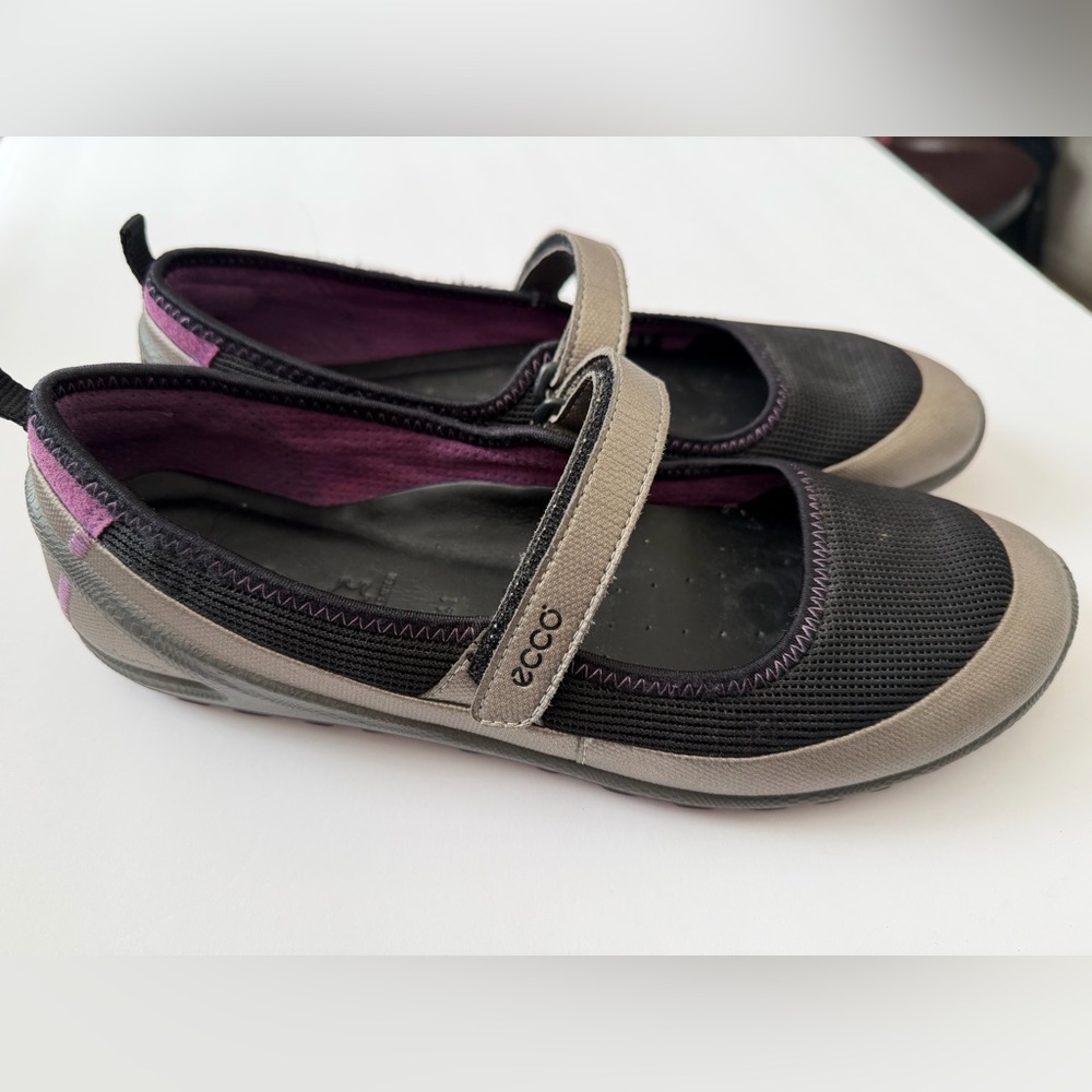 Ecco Black and purple Mary Jane style flat shoe.
